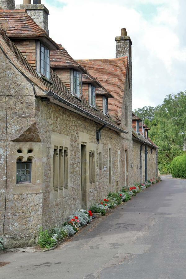 Lympne Castle Cottages Hythe  Dış mekan fotoğraf